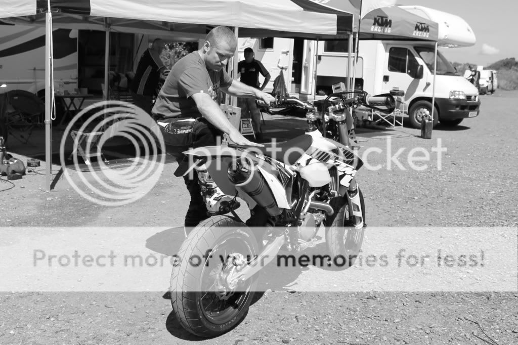 http://i980.photobucket.com/albums/ae284/motodrb/Lydd%20Supermoto%202012/500lydd.jpg