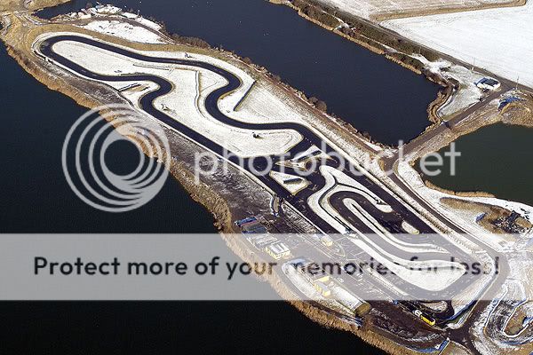 http://i980.photobucket.com/albums/ae284/motodrb/Lydd%20Supermoto%202012/lydd-go-kart-track.jpg