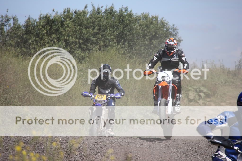 http://i980.photobucket.com/albums/ae284/motodrb/Lydd/IMG_7663.jpg