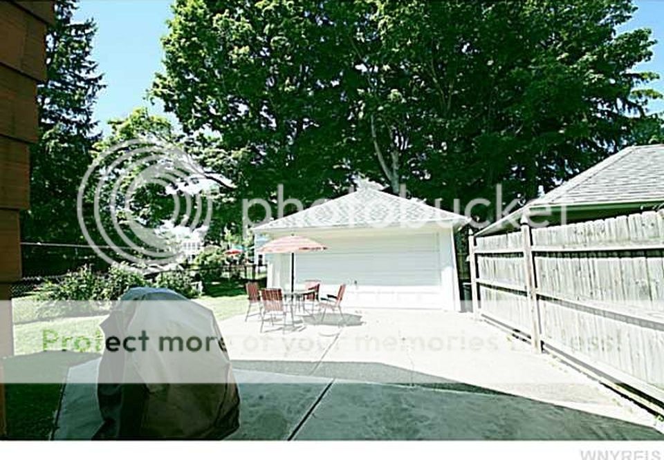 http://i980.photobucket.com/albums/ae286/kram7531gmailcom/house3.jpg
