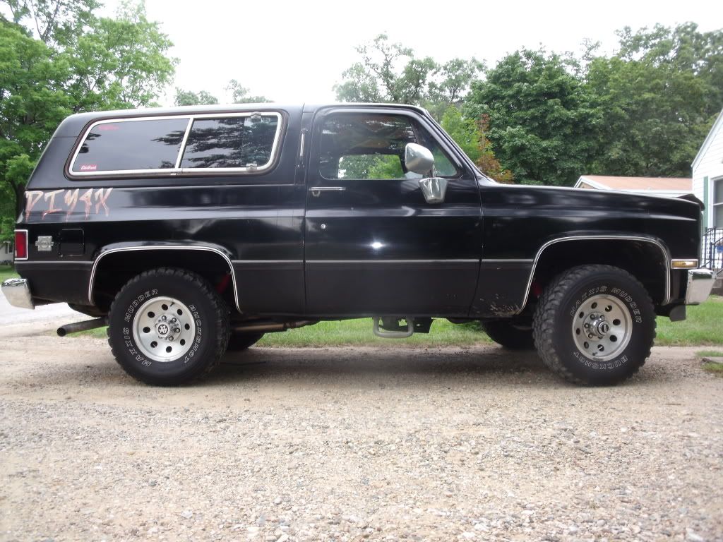 Lifted Blazer K5 http://www.pic2fly.com/1985+K5+Blazer+Lift+Kit.html